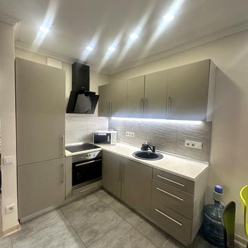 Анатолія Петрицького вул., 17