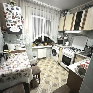 Євгена Коновальця вул., 144а