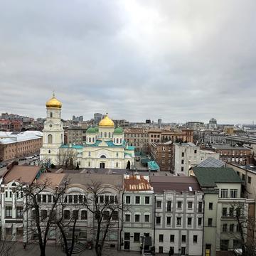 Михайла Грушевського вул. (Карла Лібкнехта), 1