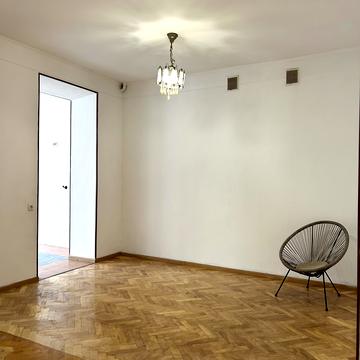 Родини Барвінських вул., 14