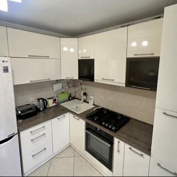 Коновальця вул., 15