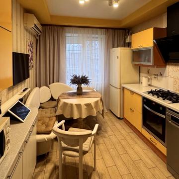 Калнишевського вул., 8