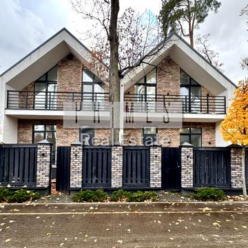 Євгена Коновальця вул.