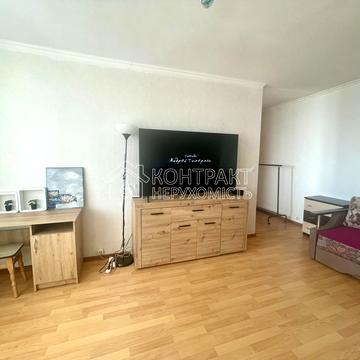 Перемоги просп., 76