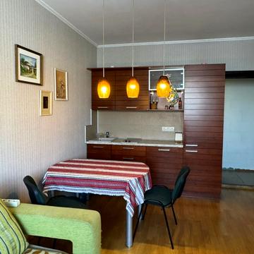 Бориса Гмирі вул., 6