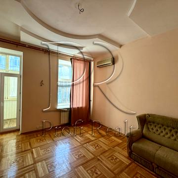 Олеся Гончара вул., 90/92