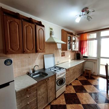 Білогірська вул., 18-А