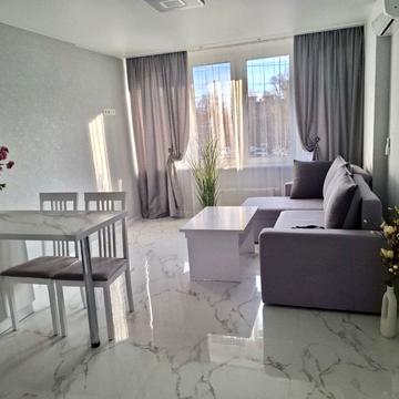 Михайла Максимовича вул. (Онуфрія Трутенка), (Будинок 1)