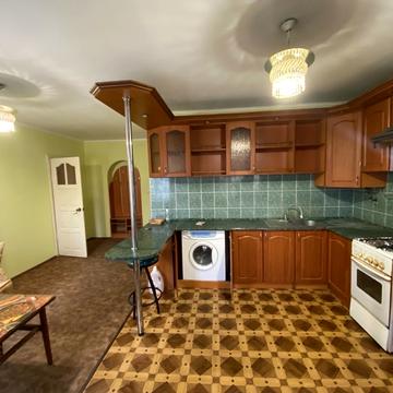 Таджицька вул., 7