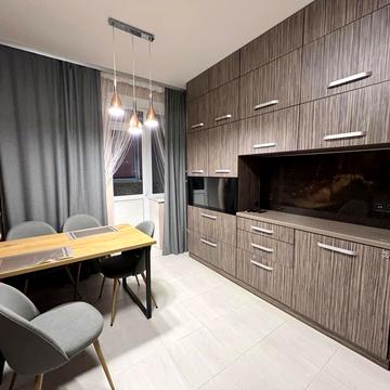 Боголюбова вул., 10