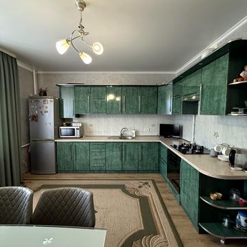 Державності вул., 143а