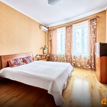 Дмитрівська вул., 13-А