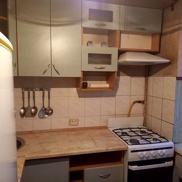 Тролейбусна вул., 1