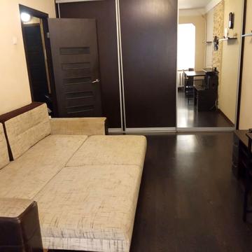 Братиславська вул., 42