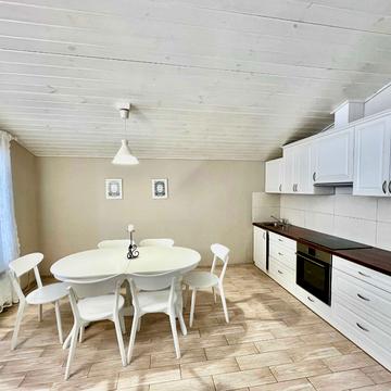 Лесі Українки, 12