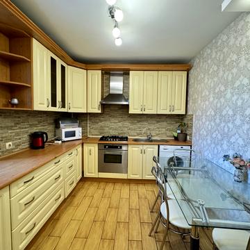 Під Голоском вул., 17б