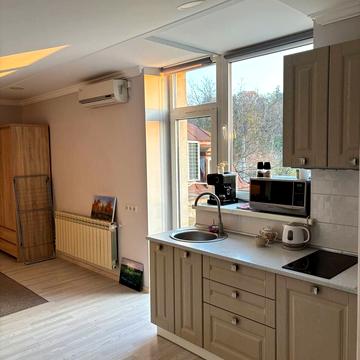 Михайла Сороки вул., 6