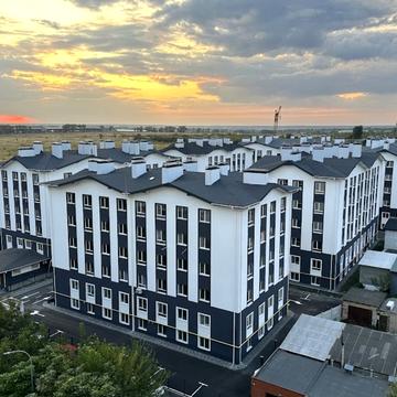 Теплична вул., 64