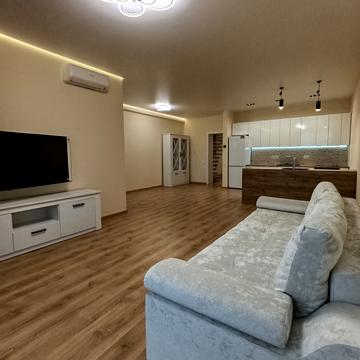 Китайська вул., 18