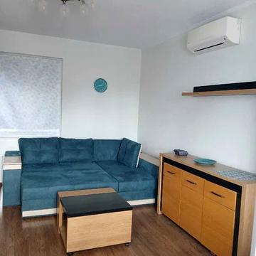 Анни Ахматової вул., 13