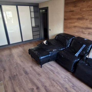 Академіка Корольова вул., 104