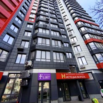 майдан Мистецькі Ворота пл., 9-А