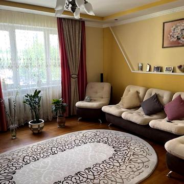 Гетьмана Івана Мазепи вул. (Топольна), 33