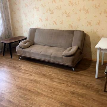 Анни Ахматової вул., 35-Б