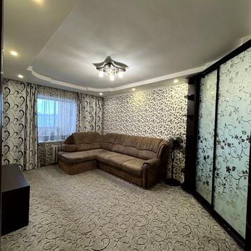 Героїв просп., 1