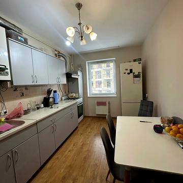 Мальовнича вул., 5