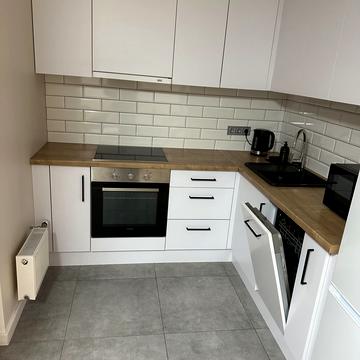 Салютна вул., 2к2