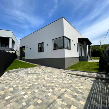 Срібляста вул.