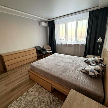 Андрія Аболмасова вул. (Панельна), 4