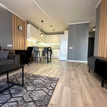 Вячеслава Чорновола просп. (), 16ж