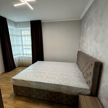 Володимира Івасюка вул., 10