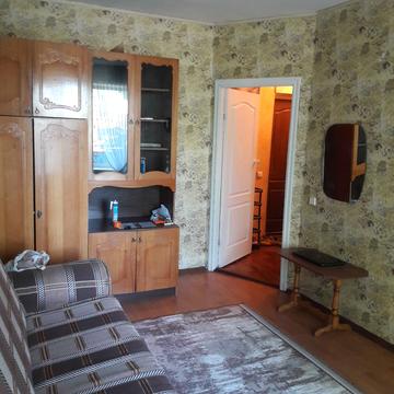 Естонська вул., 5