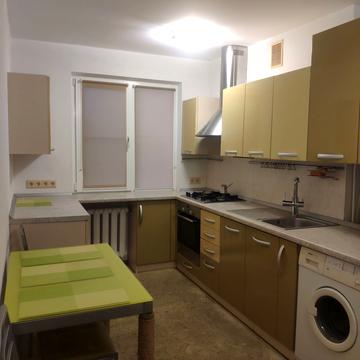 Небесної Сотні просп. (Маршала Жукова), 63