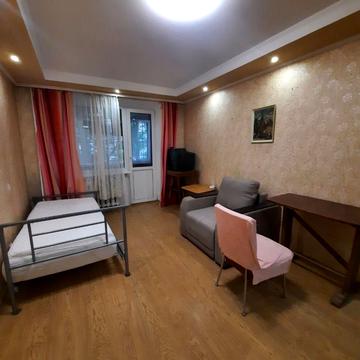 Михайла Максимовича вул., 5