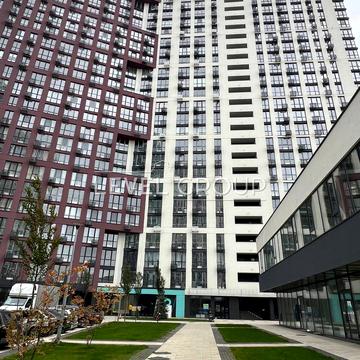 Віктора Некрасова вул. (Північно-Сирецька), 10