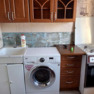 Мілютенка вул., 46