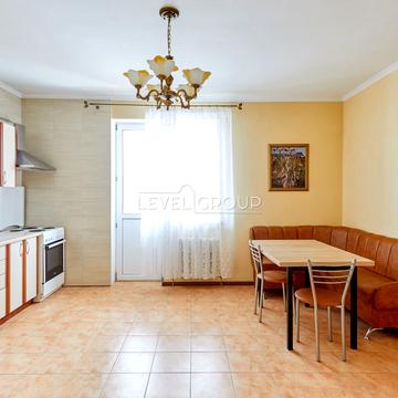 Олександра Мишуги вул., 8