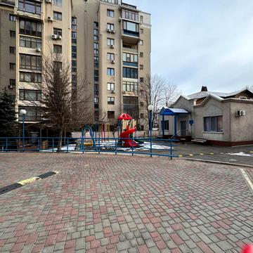 Гетьмана Сагайдачного бульв. (Лідерсівський), 5