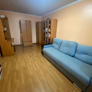 Героїв просп., 12