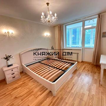 Єлизавети Чавдар вул., 1