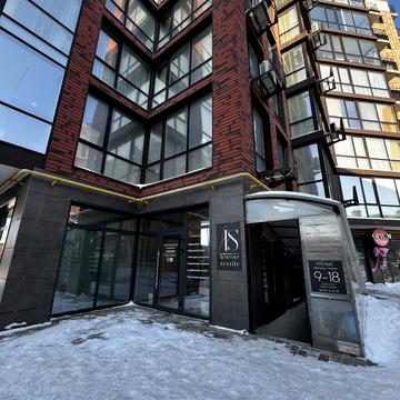 Івана Франка вул., 1