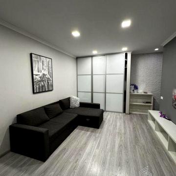 Бастіонна вул., 10