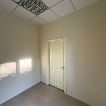 Грушевського вул., 22