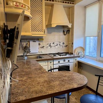 Лесі Українки бульв., 24