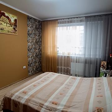 Молодіжна вул.