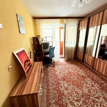 Празька вул., 32